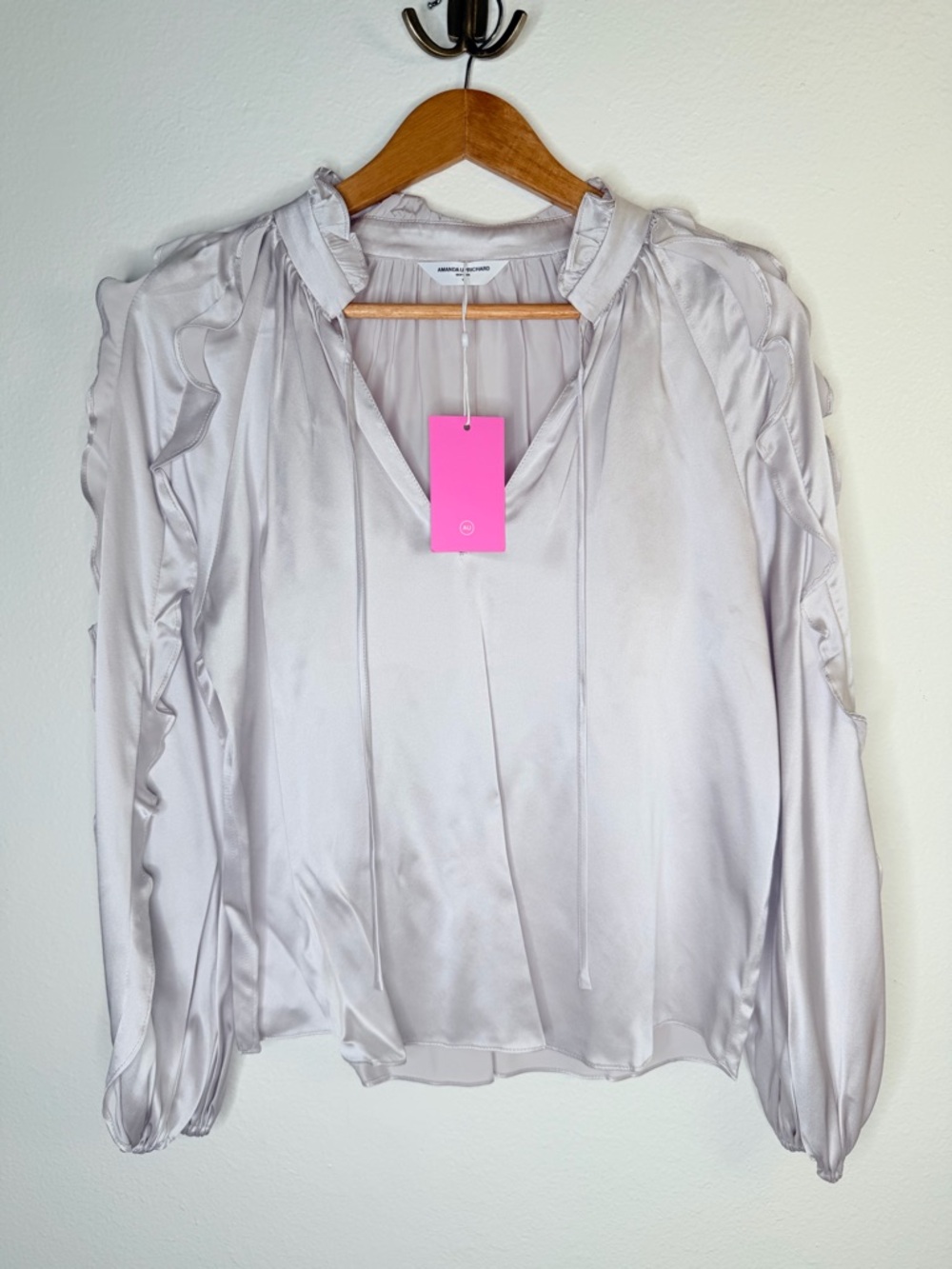 NWT ✨ AMANDA UPRICHARD 100% Silk Silver Blouse Ruffle Sleeves Sz Small